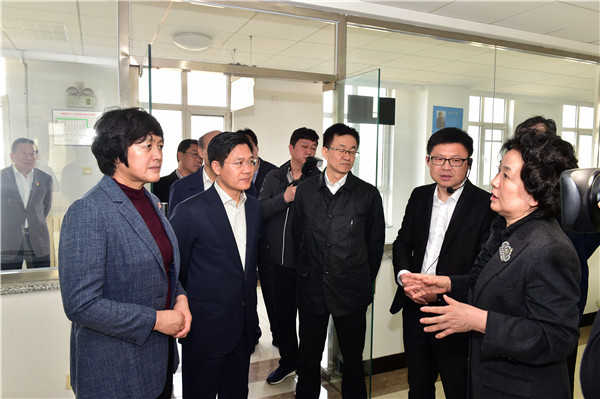 威廉希尔资讯丨河北省政协主席曹素华来我公司调研